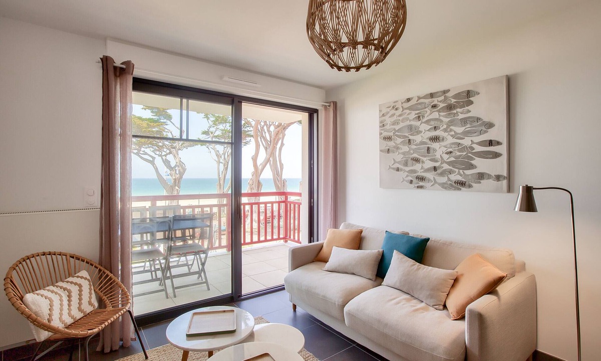 Pleneuf-Val-Andre Apartment | Beautiful seafront flat for 2