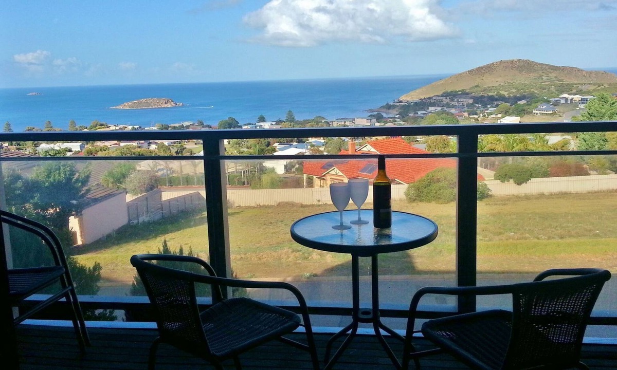 Encounter Bay House | Beautiful Sea Views.