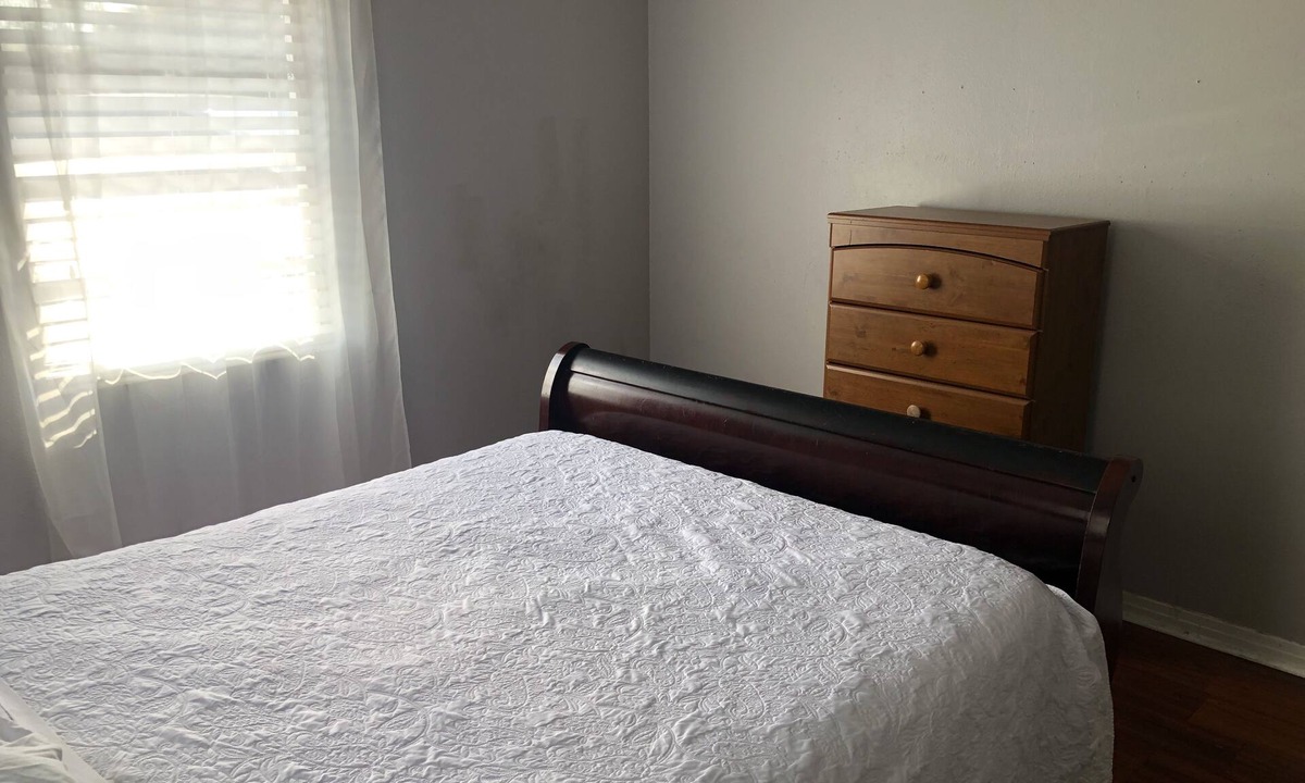 Tampa Apartment | beautiful self contained apartment with large kitchen