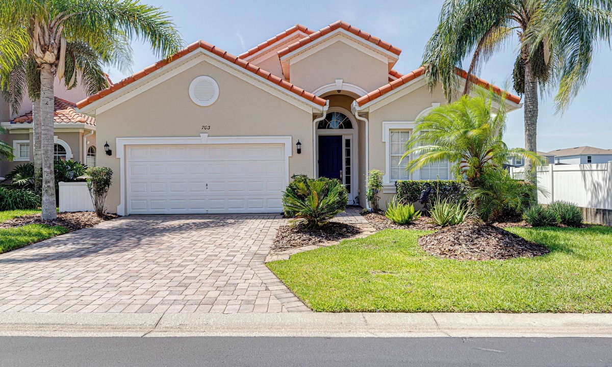 Tuscan Hills House | Beautiful Single Floor Private 5 BR, 4 BA Villa, 15-20 mins from Disney.