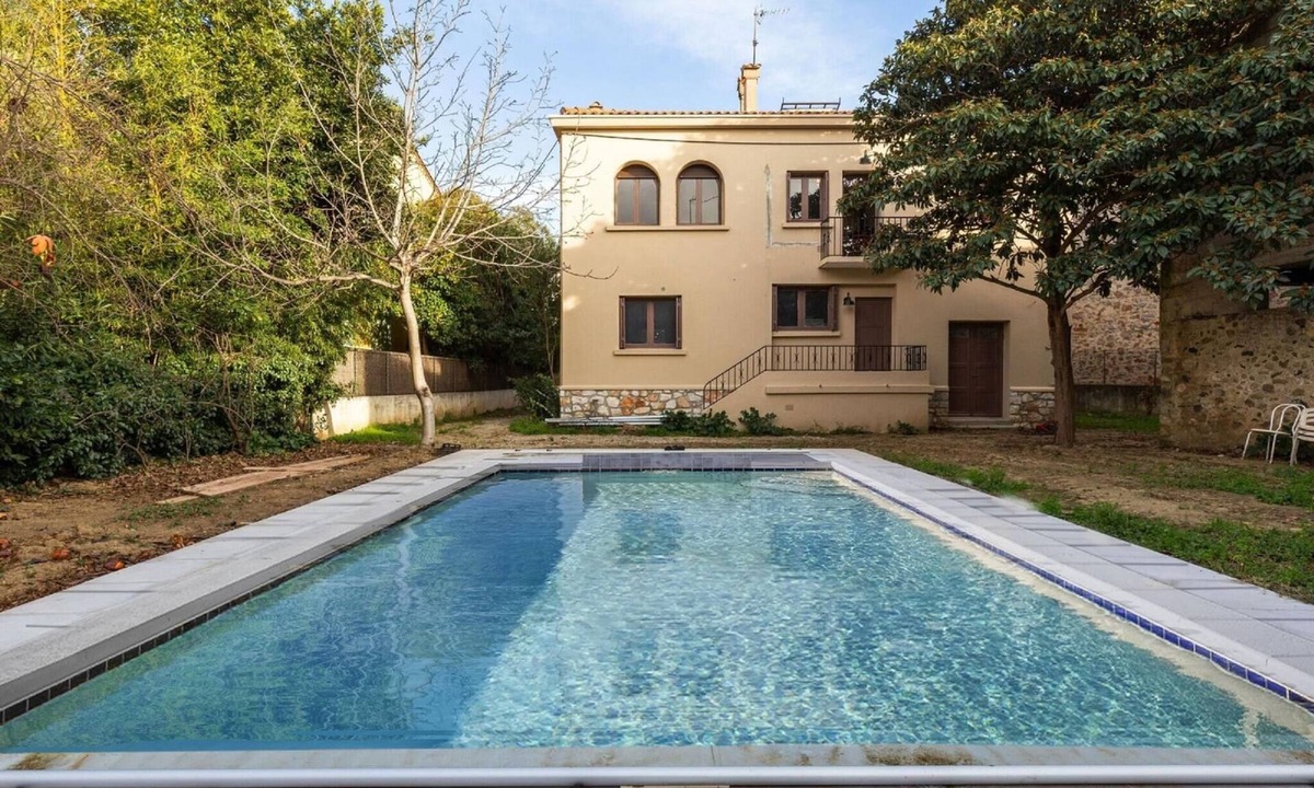 Estagel Villa | Beautiful southern house with pool in Occitania