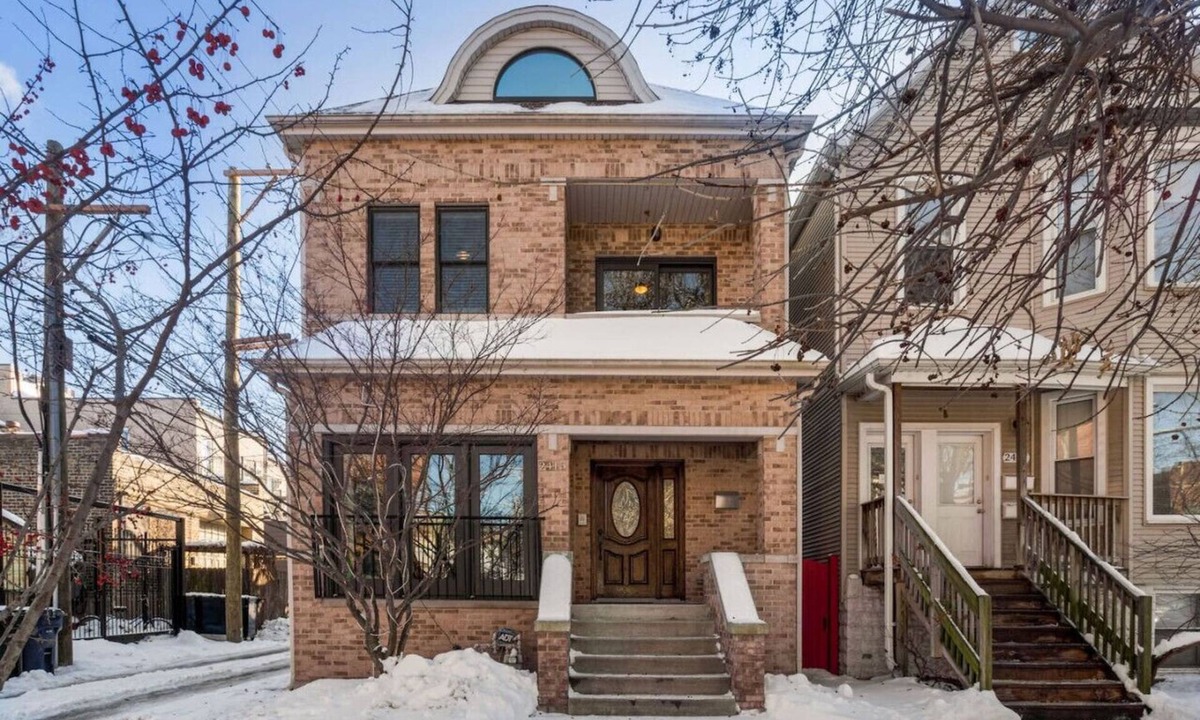 North Center Condo | Beautiful Spa Like Suite on the North side!