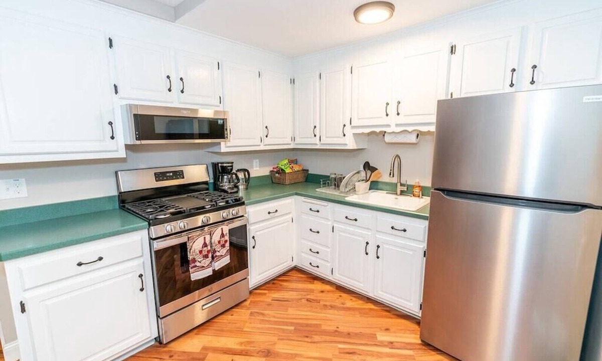 New Britain Condo | Beautiful Space All For You!