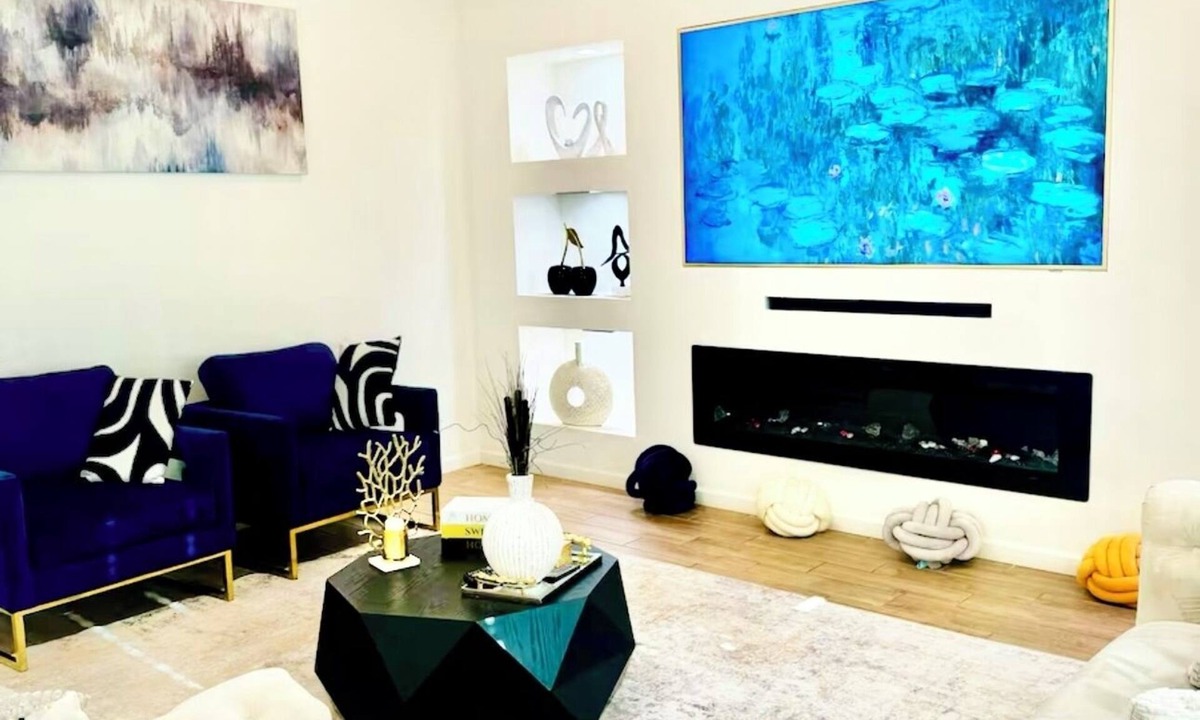 Raisin House | Beautiful, Spacious 5 bedrooms for large group