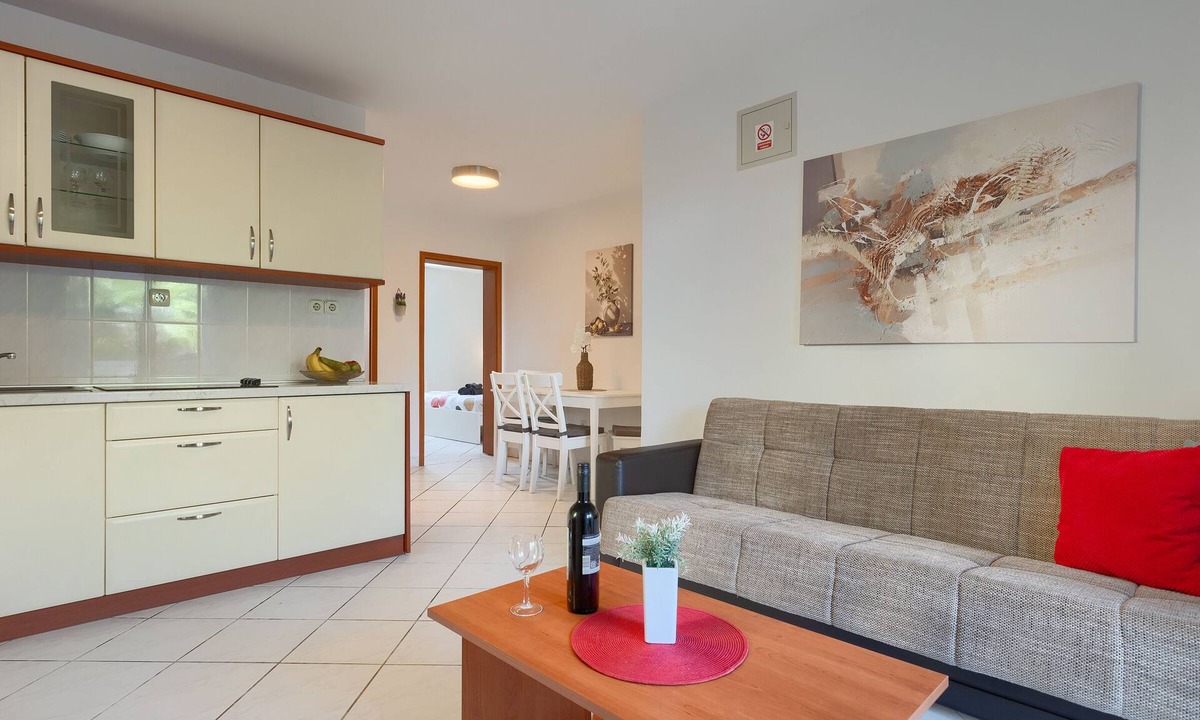 Spadici Apartment | Beautiful spacious apartment (No. 5) with 2 bedrooms 300m from the beach