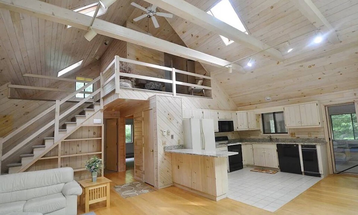 Sherwood Forest House | Beautiful Spacious Berkshire A-Frame Mountain House