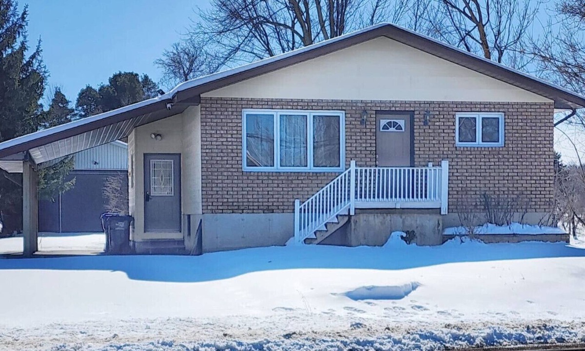 Clearview Township House | Beautiful spacious home in nice Collingwood