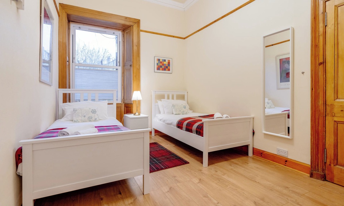 Newington House | beautiful- spacious ground floor newington flat