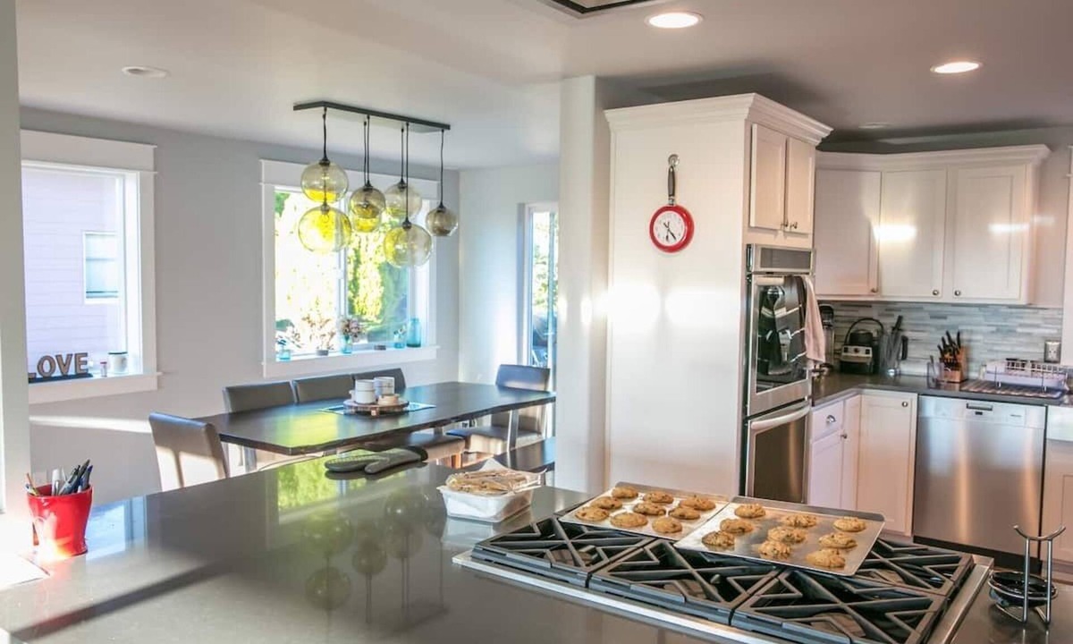 Fremont House | Beautiful, Spacious home in Fremont/Ballard