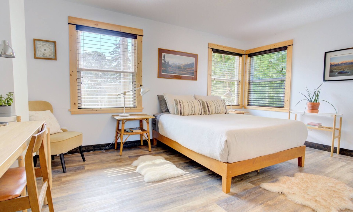 White Salmon House | Beautiful Spacious Home in Downtown White Salmon