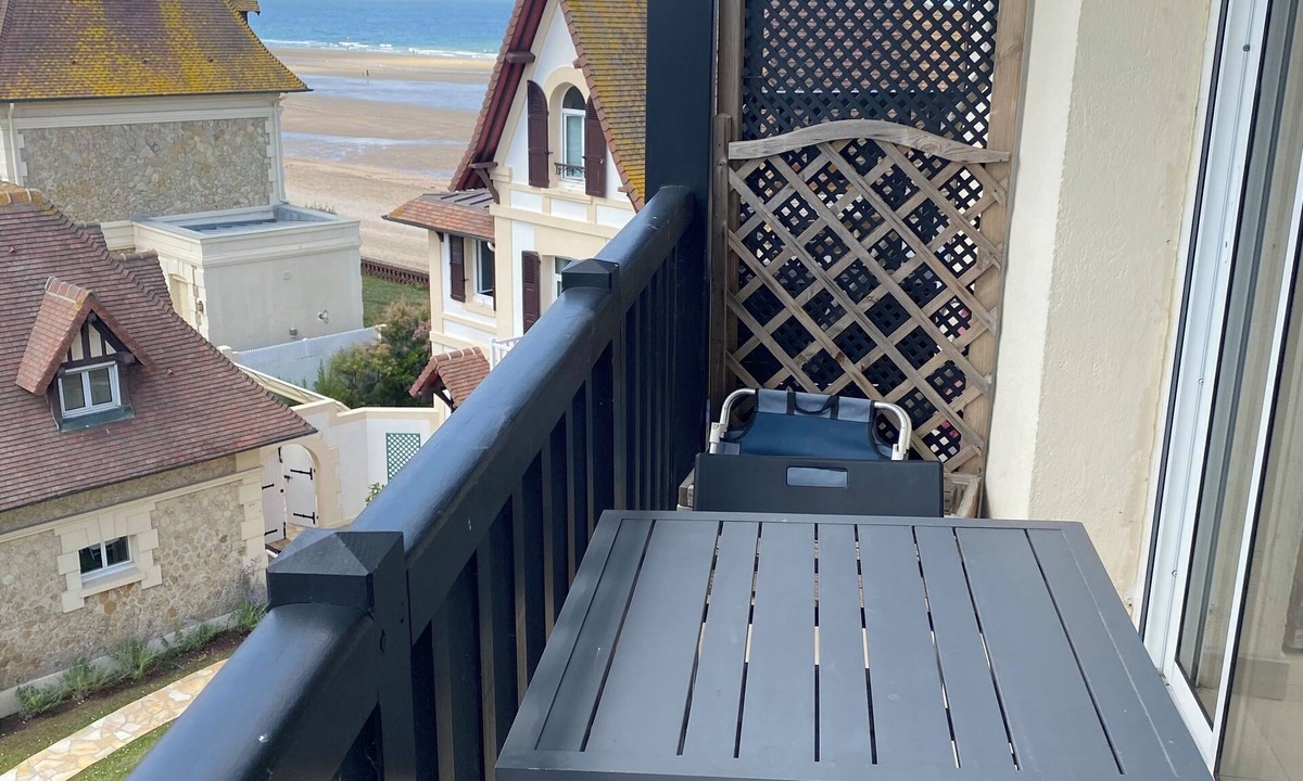 Blonville-sur-Mer Apartment | Beautiful studio by the beach