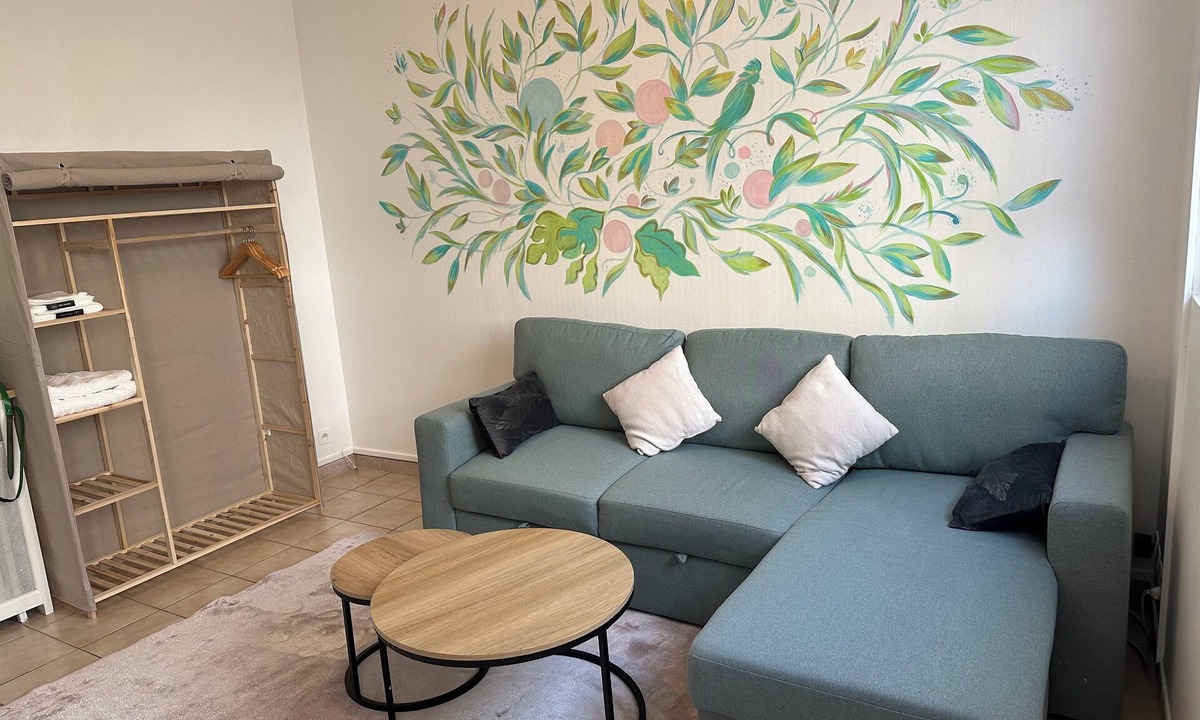Aubervilliers Apartment | Beautiful Studio and large terrace close to Paris