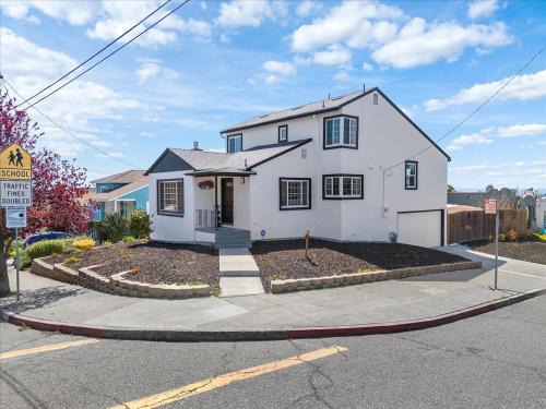 Maxwell Park Apartment | Beautiful Studio in Maxwell Park