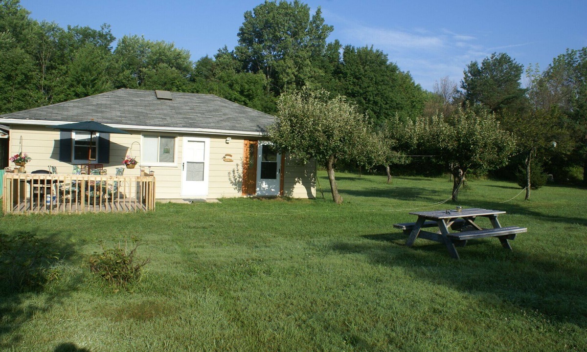 South Haven Apartment | Beautiful Studio Rental In SW Michigan & Near Lake