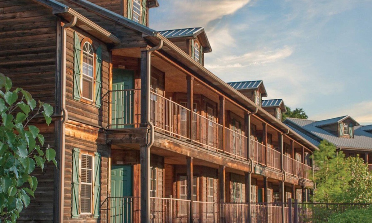 Flint Apartment | Beautiful studio unit at resort, sleeps 2