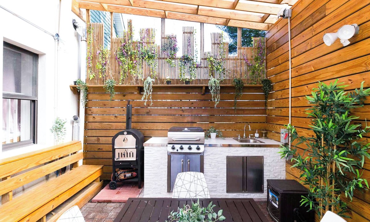 East Flushing Apartment | Beautiful Studio with Free Laundry and Rooftop Terrace Access