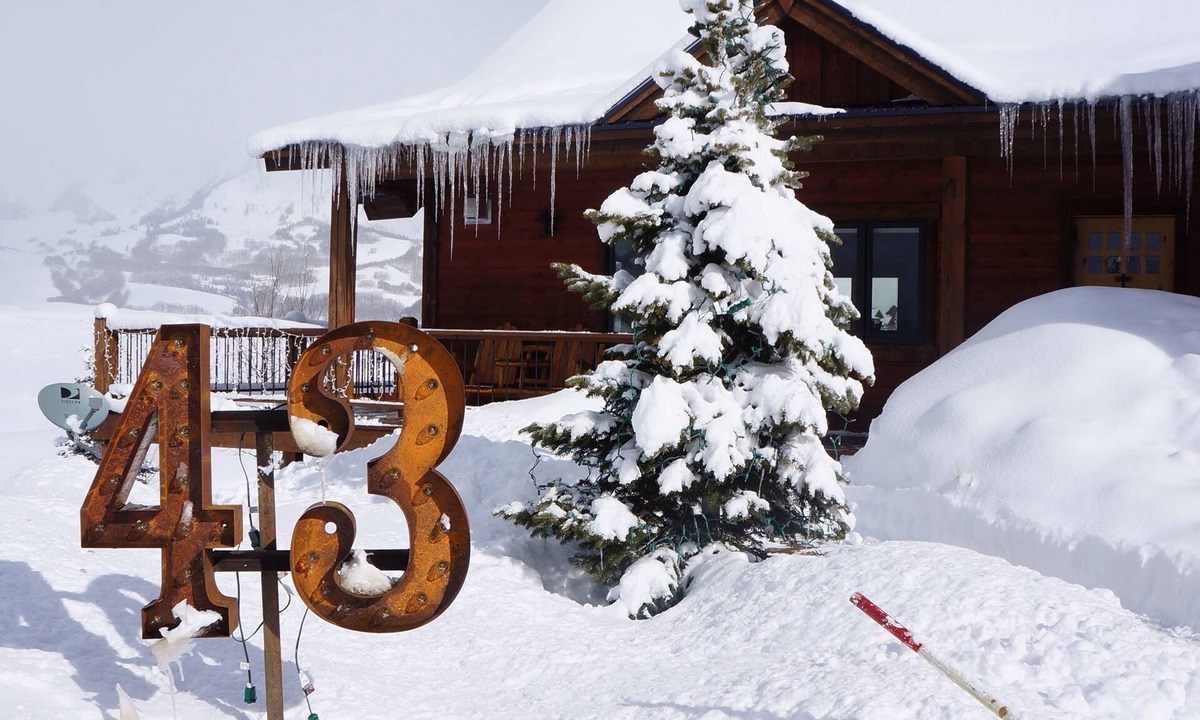 Mount Crested Butte House | Beautiful Sweeping Views! (STR301174)