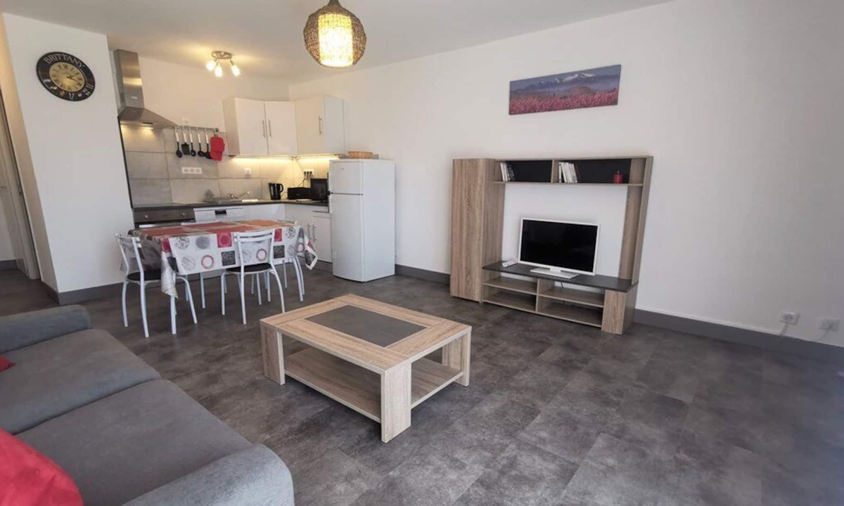 Vernet-les-Bains Apartment | BEAUTIFUL T2 WITH WIFI REFURBISHED 700 M FROM THE THERMES - CLASSIFICATION 3 STARS
