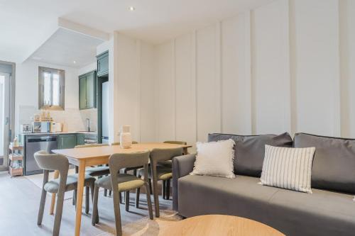 Hostafrancs Apartment | Beautiful Terrace Apartment near Plaza Espanya