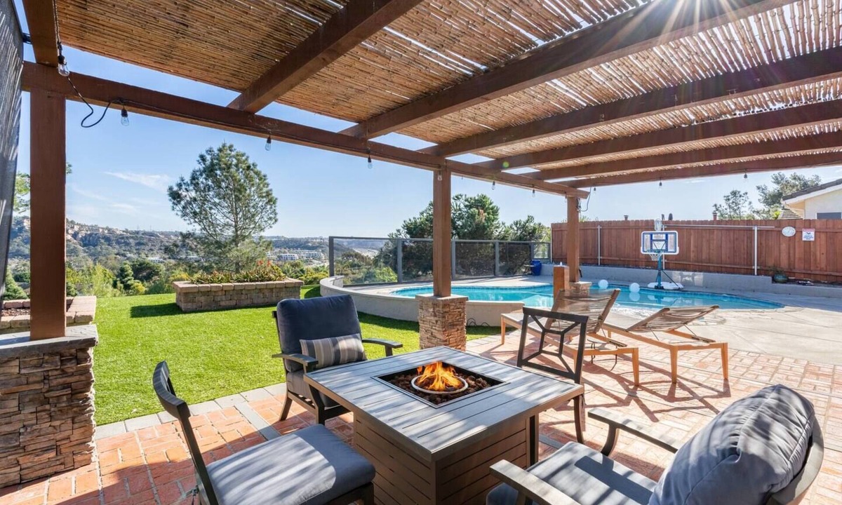 Del Mar Heights House | Beautiful Torrey Pines Home with Pool/Spa