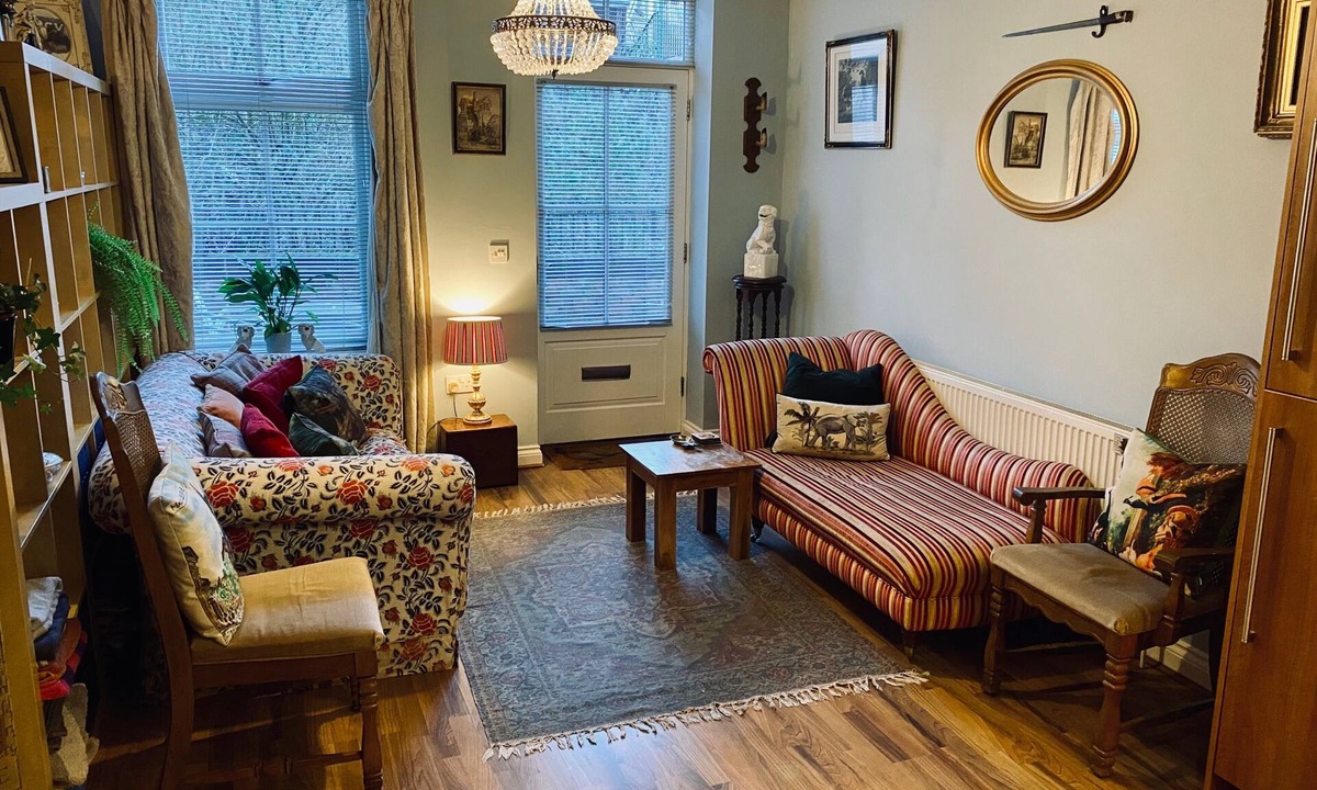 Macclesfield Apartment | Beautiful Town Centre Apartment With River Terrace