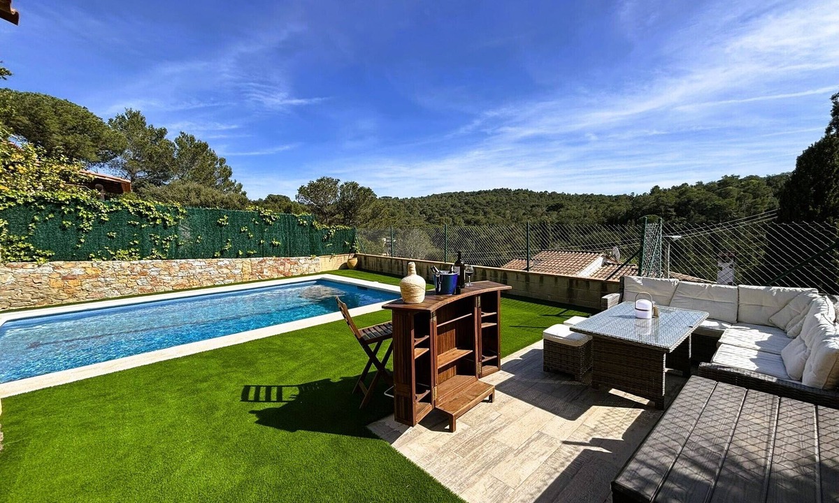 Begur Villa | Beautiful town with private pool. BirdsongBegur