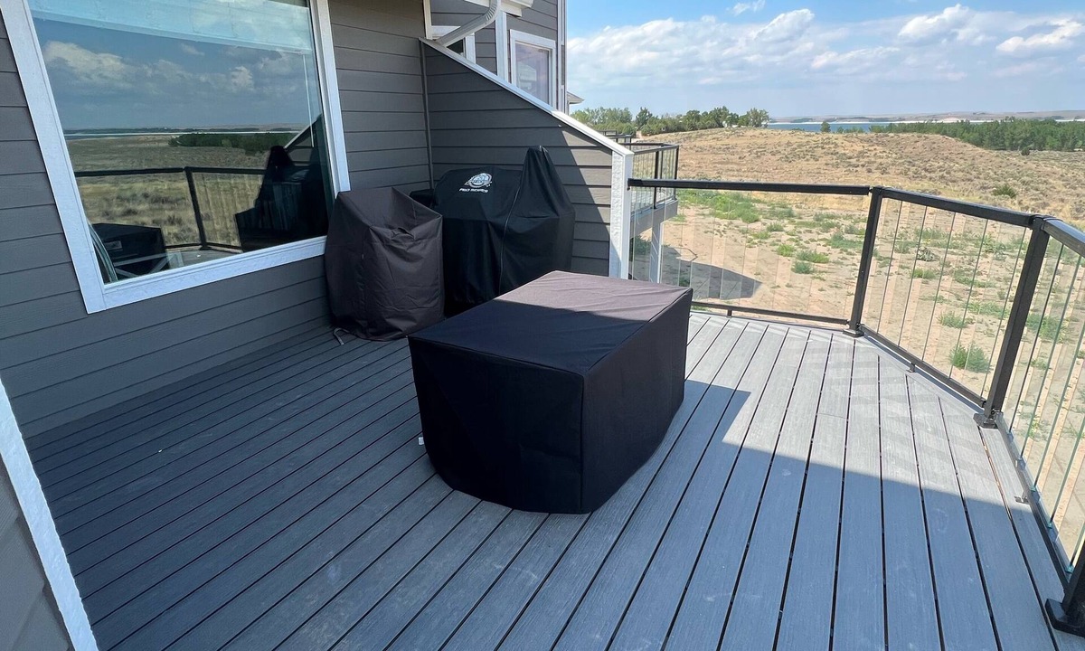 Brule House | Beautiful townhome in gated community at Lake McConaughy!