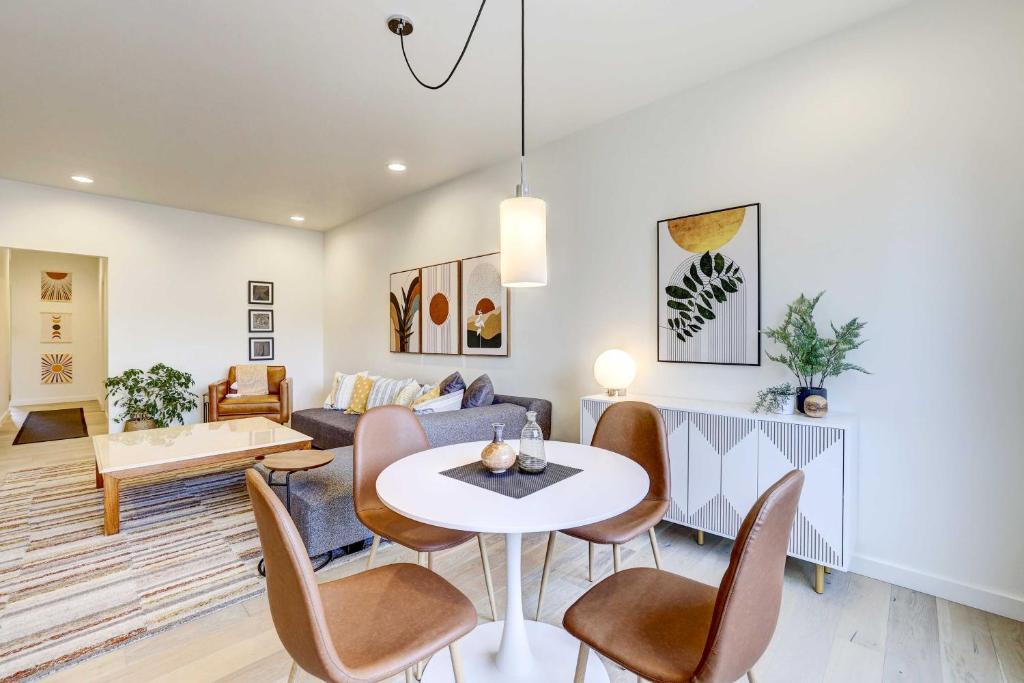 Downtown Boise House | Beautiful Townhome - Steps to Downtown Boise!