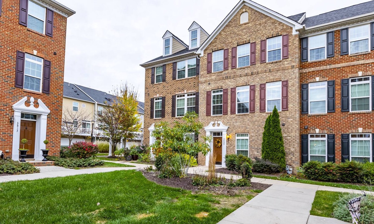 Richmond House | Beautiful Townhouse - perfect Short Pump location