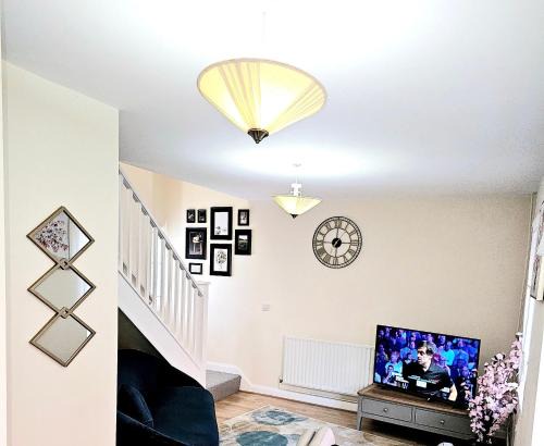 Long Eaton House | Beautiful Townhouse with Netflix