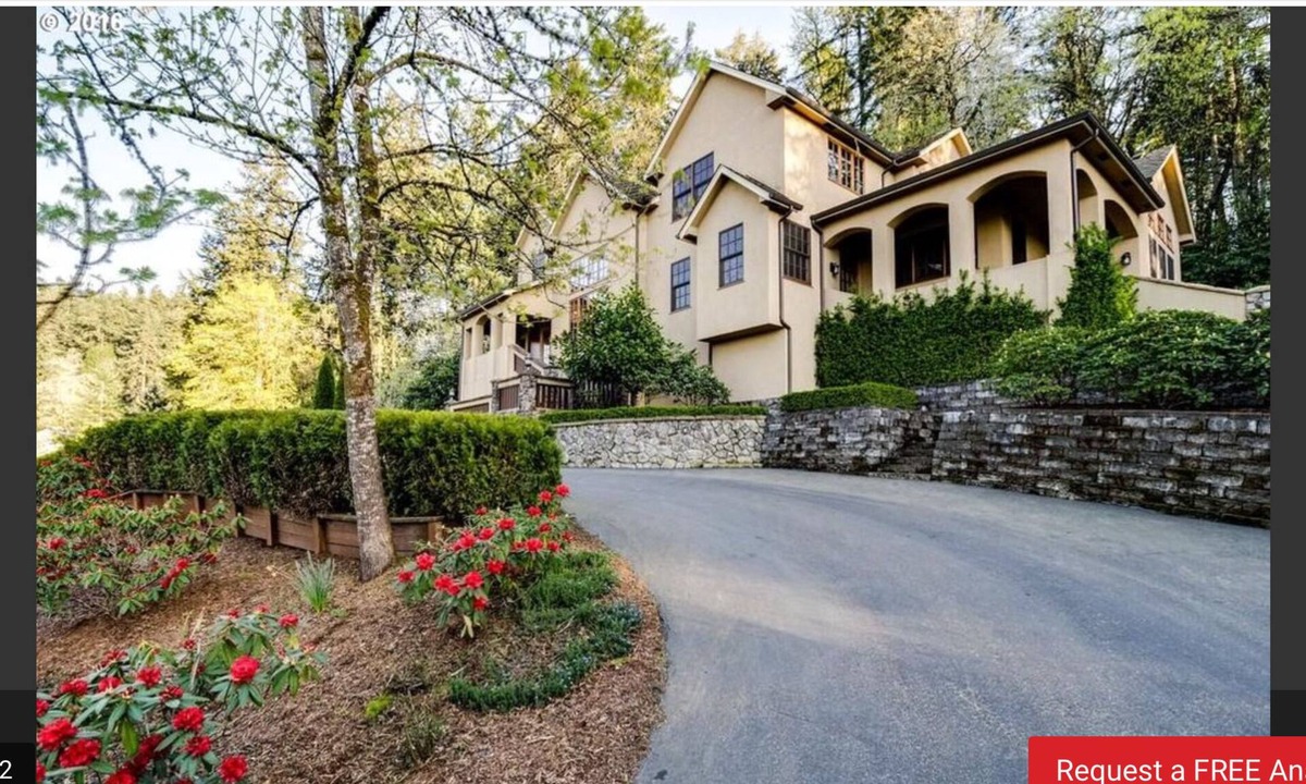 Fairmont House | Beautiful university area home