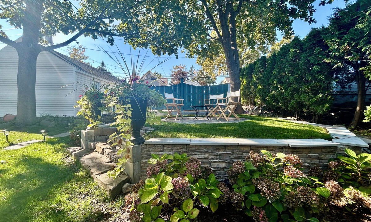 Saratoga Springs House | Beautiful updated home - best downtown neighborhood - walk to everything
