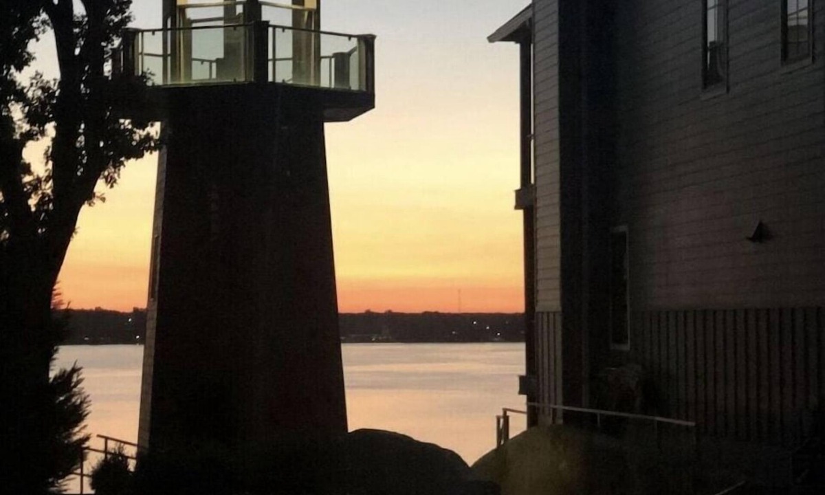 Vinita House | Beautiful Upscale Grand Lake Home in Gated Community