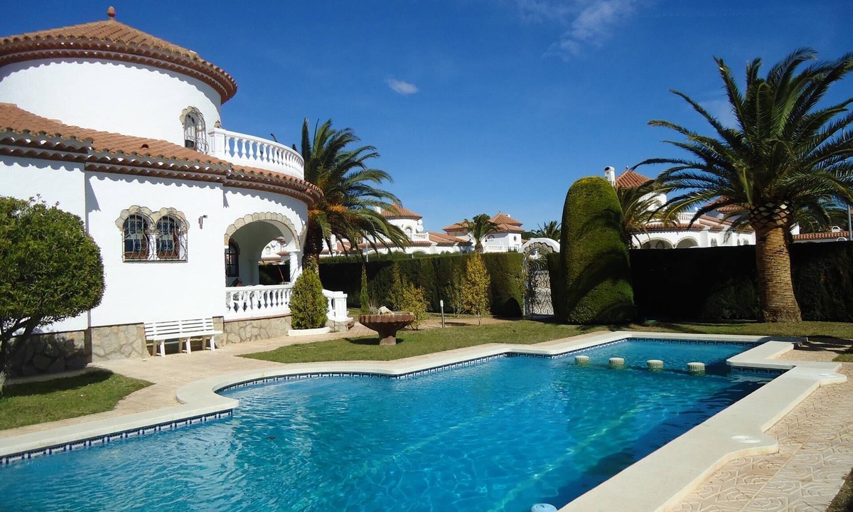 Miami Platja House | Beautiful villa with private pool in Miami platja !