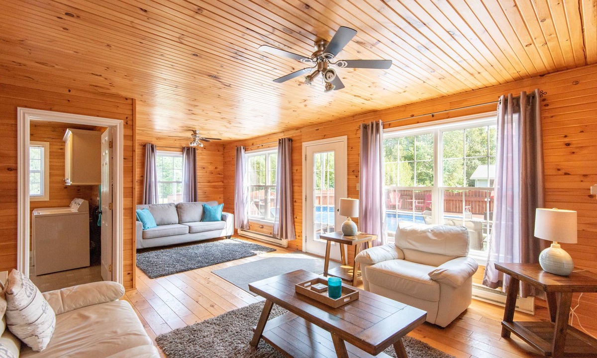 Grand Tracadie House | Beautiful Vacation Home Near Brackley Beach With 37 Foot Swimming Pool.