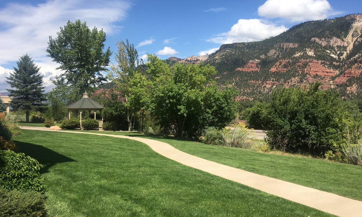Durango Condo | Beautiful views of Animas Red Cliffs, immaculate, high end furnishings