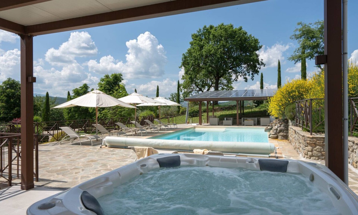 Subbiano Villa | Beautiful Villa Castelluccio with pool in Tuscany
