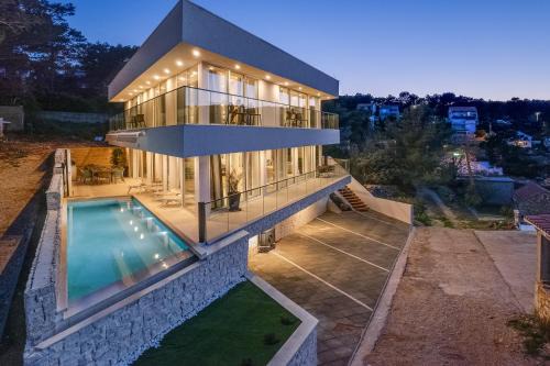 Vrbanj Villa | Beautiful Villa Estate da Noi with a pool in Hvar