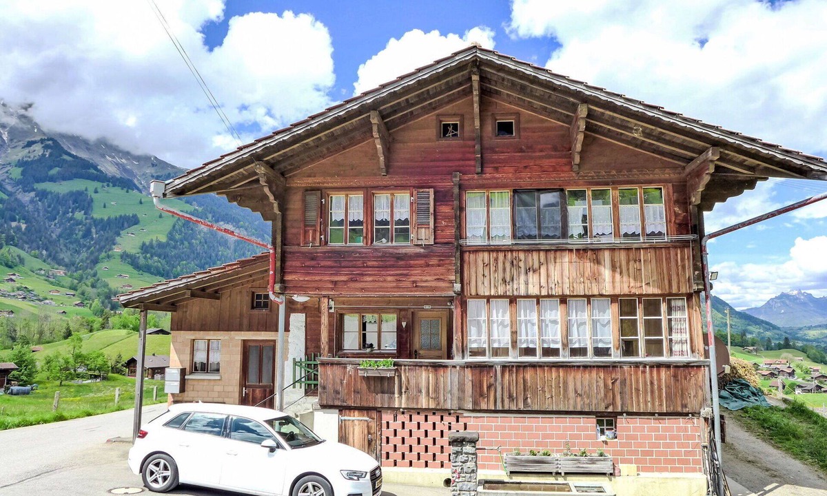 Frutigen Villa | Beautiful villa for 3 guests with WIFI, TV, pets allowed and panoramic view