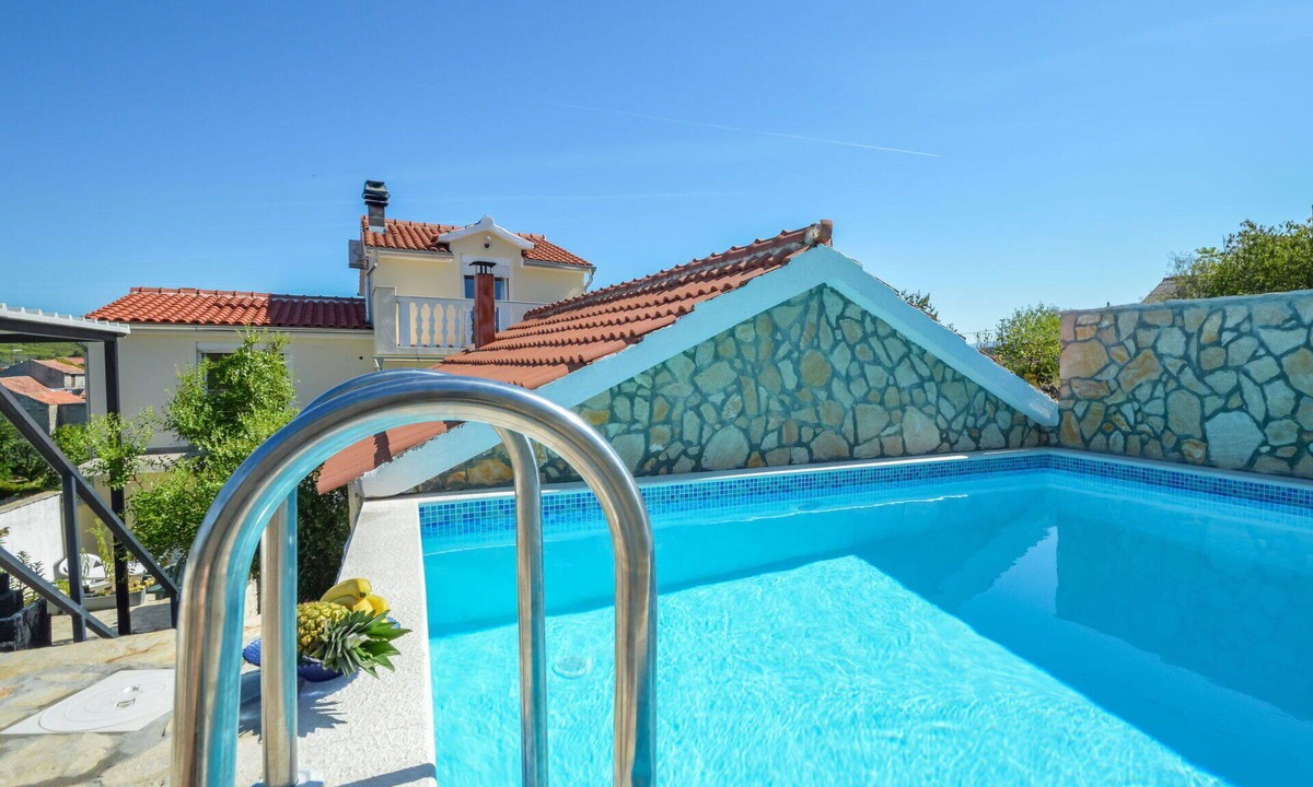 Skradin House | Beautiful villa for 5 guests with A/C, private pool, WIFI, TV and terrace
