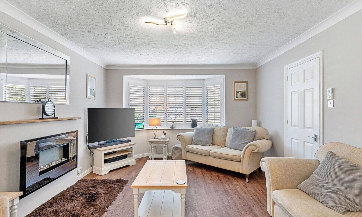 Upper Dicker House | Beautiful villa for 8 people with WIFI, pets allowed and parking