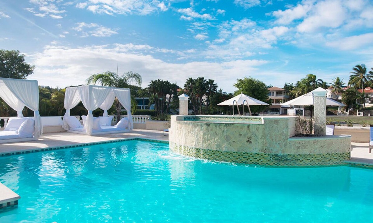 Costambar Villa | Beautiful Villa in Resort Community!