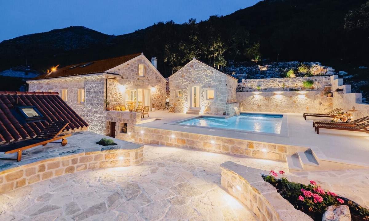 Popovici Villa | Beautiful Villa Mediterranean Estate