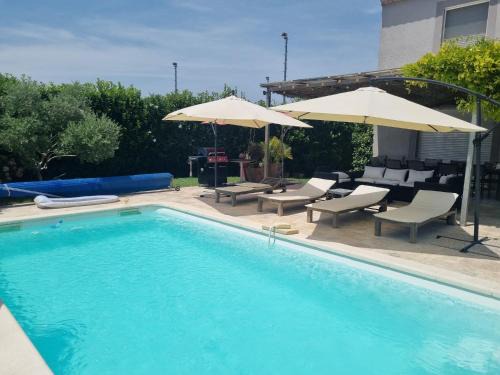 Monteux House | Beautiful Villa Pool in Provence