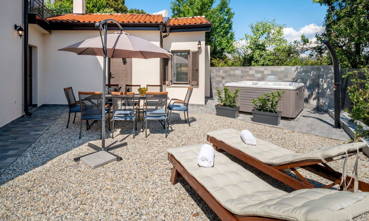 Kastav House | Beautiful villa with A/C, WIFI, private pool, TV, terrace, pets allowed and panoramic view