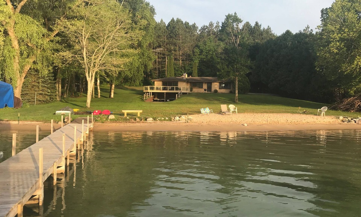 Petoskey House | Beautiful Walloon Lake Home - with Pontoon Boat option. August Availability