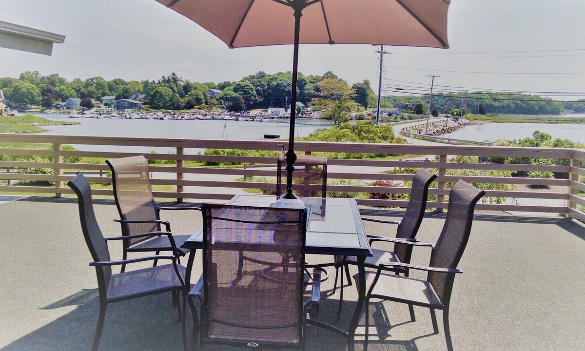 Mystic House | Beautiful Water Views!