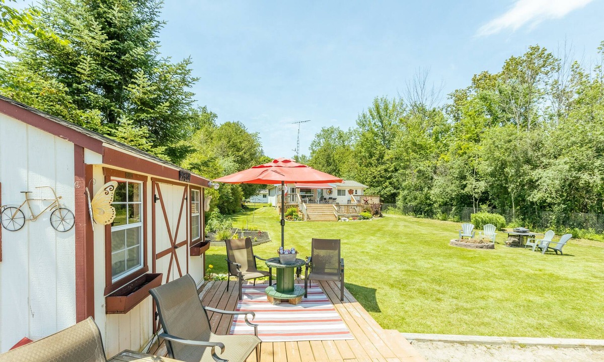 Omemee Cottage | Beautiful Waterfront Cottage
