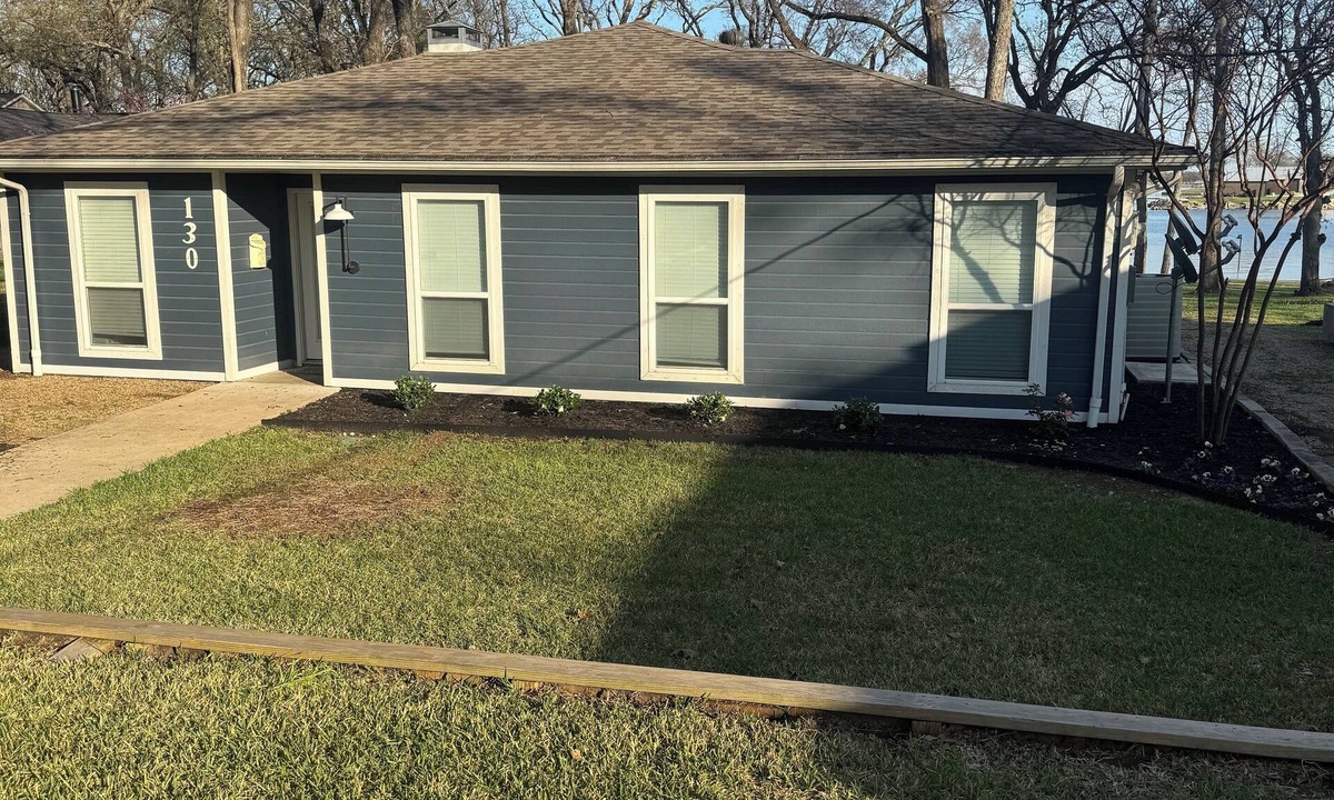 Wills Point House | Beautiful Waterfront Lake House