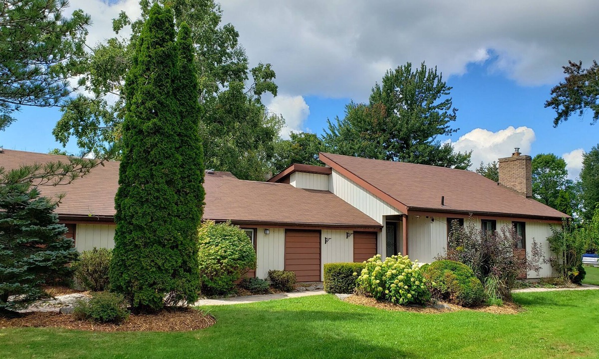 Lagoon City Cottage | Beautiful Waterfront Cottage in Lagoon City
